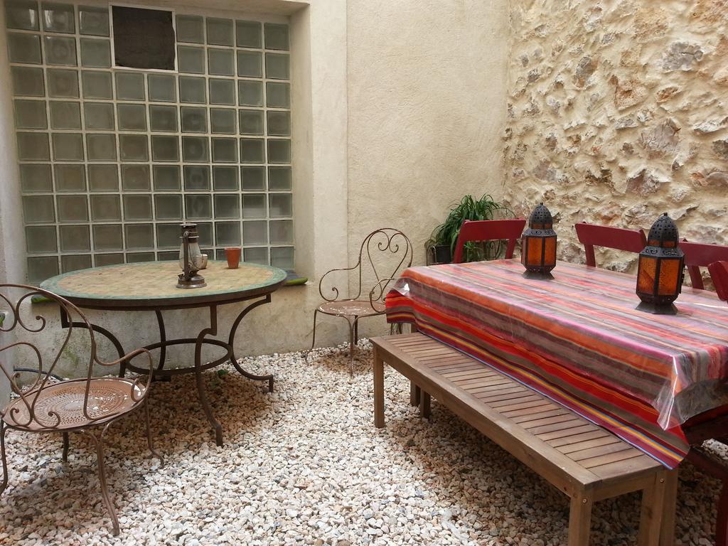 Le Patio Des Cigales Bed & Breakfast Roquefort-des-Corbieres Exterior photo